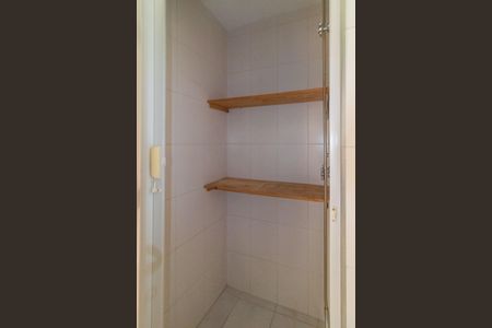 Apartamento à venda com 58m², 2 quartos e 1 vaga Apartamento à venda com 58m², 2 quartos e 1 vagaBanheiro