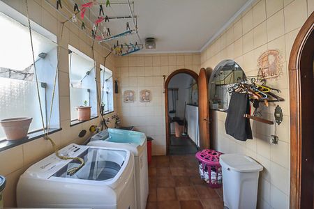 Casa à venda com 541m², 4 quartos e 2 vagas Casa à venda com 541m², 4 quartos e 2 vagasÁrea de Serviço