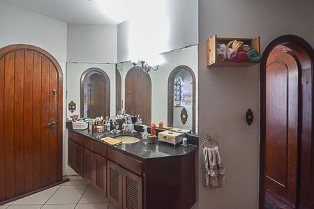 Casa à venda com 541m², 4 quartos e 2 vagas Casa à venda com 541m², 4 quartos e 2 vagasBanheiro da Suíte 2