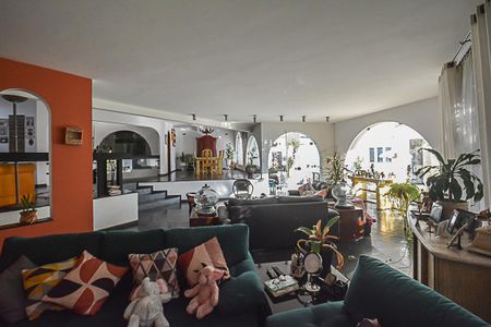 Casa à venda com 541m², 4 quartos e 2 vagas Casa à venda com 541m², 4 quartos e 2 vagasSala 2