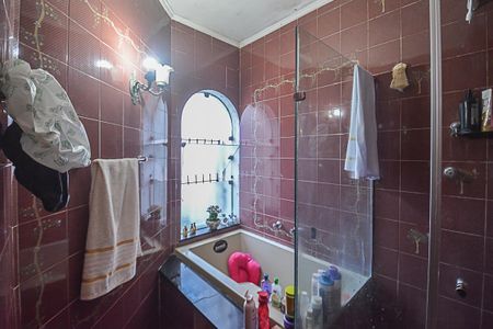 Casa à venda com 541m², 4 quartos e 2 vagas Casa à venda com 541m², 4 quartos e 2 vagasBanheiro da Suíte 1