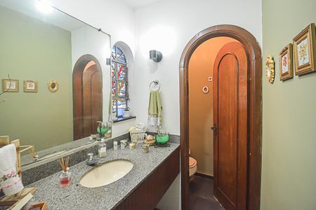 Casa à venda com 541m², 4 quartos e 2 vagas Casa à venda com 541m², 4 quartos e 2 vagasLavabo