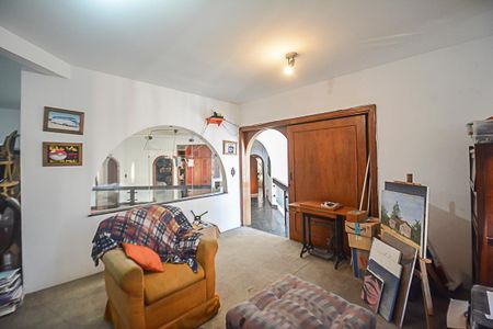 Casa à venda com 541m², 4 quartos e 2 vagas Casa à venda com 541m², 4 quartos e 2 vagasEscritório