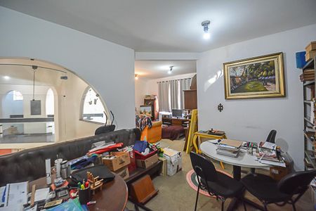 Casa à venda com 541m², 4 quartos e 2 vagas Casa à venda com 541m², 4 quartos e 2 vagasEscritório