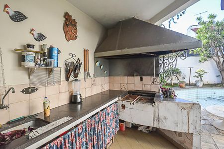 Casa à venda com 541m², 4 quartos e 2 vagas Casa à venda com 541m², 4 quartos e 2 vagasChurrasqueira