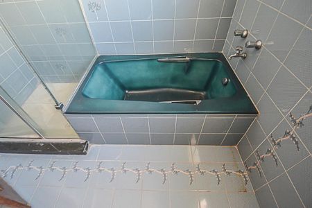 Casa à venda com 541m², 4 quartos e 2 vagas Casa à venda com 541m², 4 quartos e 2 vagasBanheiro da Suíte 3