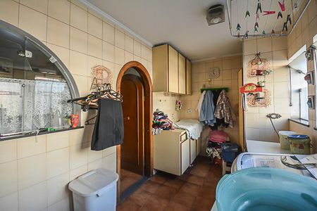 Casa à venda com 541m², 4 quartos e 2 vagas Casa à venda com 541m², 4 quartos e 2 vagasÁrea de Serviço