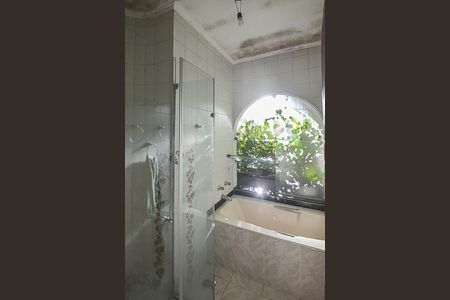 Casa à venda com 541m², 4 quartos e 2 vagas Casa à venda com 541m², 4 quartos e 2 vagasBanheiro da Suíte 4