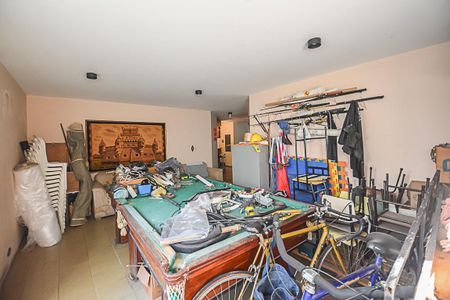 Casa à venda com 541m², 4 quartos e 2 vagas Casa à venda com 541m², 4 quartos e 2 vagasÁrea de jogos