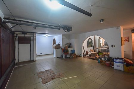 Casa à venda com 541m², 4 quartos e 2 vagas Casa à venda com 541m², 4 quartos e 2 vagasGaragem