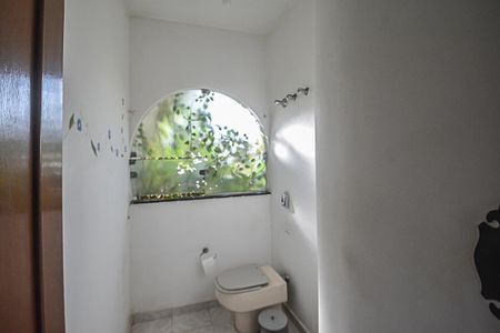 Casa à venda com 541m², 4 quartos e 2 vagas Casa à venda com 541m², 4 quartos e 2 vagasBanheiro da Suíte 4