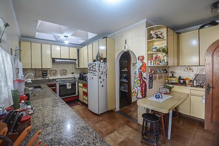 Casa à venda com 541m², 4 quartos e 2 vagas Casa à venda com 541m², 4 quartos e 2 vagasCozinha