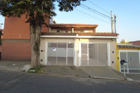 Casa à venda com 156m², 3 quartos e 2 vagasFachada