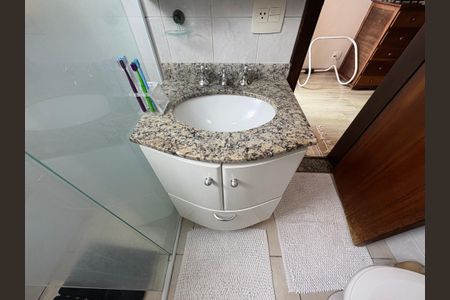 Apartamento à venda com 105m², 3 quartos e 2 vagas Apartamento à venda com 105m², 3 quartos e 2 vagasBanheiro da Suíte