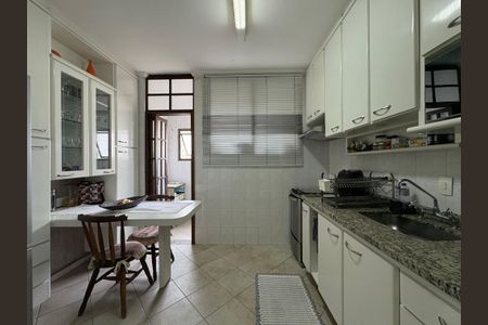 Apartamento à venda com 105m², 3 quartos e 2 vagas Apartamento à venda com 105m², 3 quartos e 2 vagasCozinha