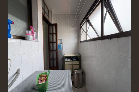 Apartamento à venda com 105m², 3 quartos e 2 vagas Apartamento à venda com 105m², 3 quartos e 2 vagasLavanderia