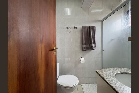 Apartamento à venda com 105m², 3 quartos e 2 vagas Apartamento à venda com 105m², 3 quartos e 2 vagasBanheiro da Suíte