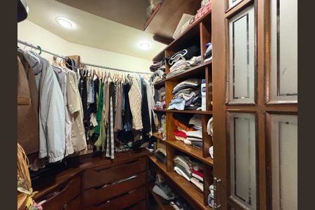 Apartamento à venda com 105m², 3 quartos e 2 vagas Apartamento à venda com 105m², 3 quartos e 2 vagasCloset da suíte