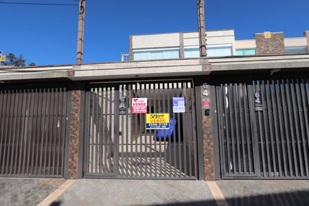 Casa à venda com 240m², 3 quartos e 2 vagasFachada