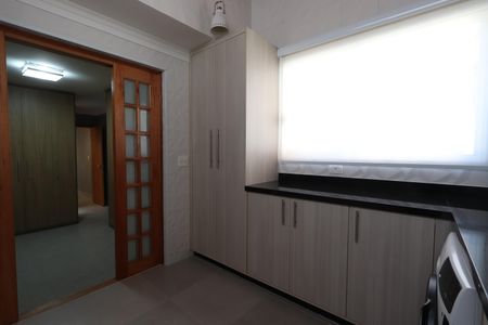 Casa à venda com 240m², 3 quartos e 2 vagasLavanderia