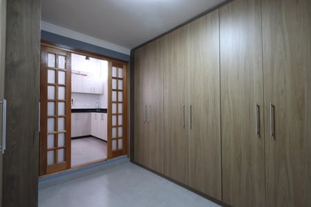 Casa à venda com 240m², 3 quartos e 2 vagasSuíte 2 (Closet)
