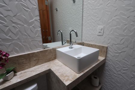 Casa à venda com 240m², 3 quartos e 2 vagasBanheiro da Suíte 3