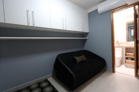 Casa à venda com 240m², 3 quartos e 2 vagasSuíte 3