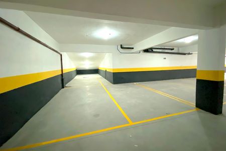 Apartamento à venda com 133m², 3 quartos e 3 vagas Apartamento à venda com 133m², 3 quartos e 3 vagasVagas