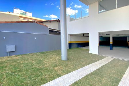 Apartamento à venda com 133m², 3 quartos e 3 vagas Apartamento à venda com 133m², 3 quartos e 3 vagasÁrea comum - Entrada