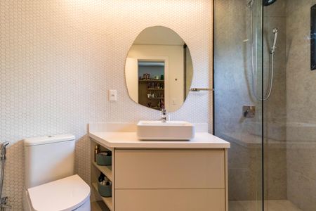 Apartamento à venda com 400m², 4 quartos e 5 vagas Apartamento à venda com 400m², 4 quartos e 5 vagasBanheiro