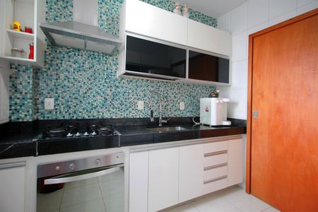 Apartamento à venda com 120m², 4 quartos e 2 vagasCozinha