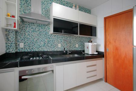 Apartamento à venda com 120m², 4 quartos e 2 vagasCozinha