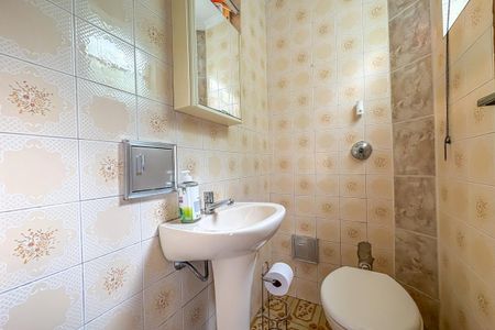 Casa à venda com 192m², 3 quartos e 2 vagas Casa à venda com 192m², 3 quartos e 2 vagasBanheiro 2