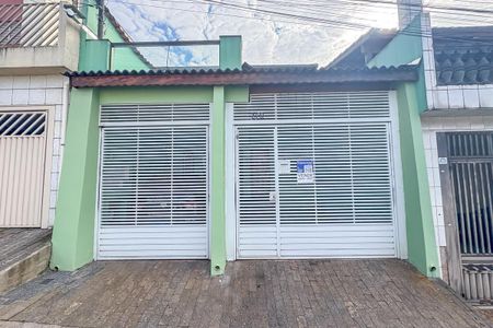 Casa à venda com 192m², 3 quartos e 2 vagas Casa à venda com 192m², 3 quartos e 2 vagasFachada