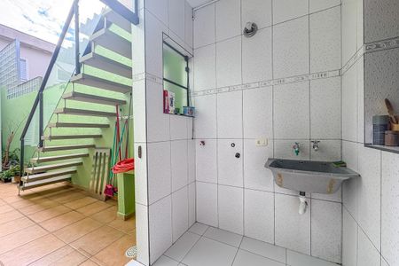 Casa à venda com 192m², 3 quartos e 2 vagas Casa à venda com 192m², 3 quartos e 2 vagasÁrea de Serviço