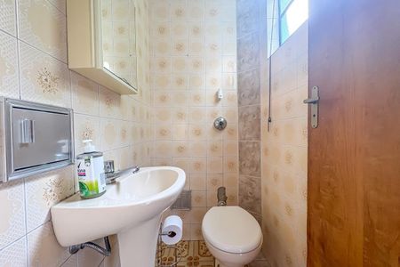 Casa à venda com 192m², 3 quartos e 2 vagas Casa à venda com 192m², 3 quartos e 2 vagasBanheiro 2