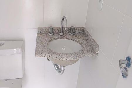 Apartamento à venda com 190m², 4 quartos e 2 vagas Apartamento à venda com 190m², 4 quartos e 2 vagasBanheiro 2