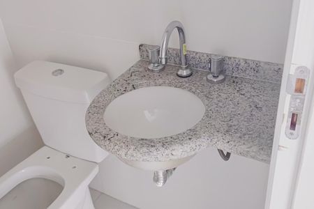 Apartamento à venda com 190m², 4 quartos e 2 vagas Apartamento à venda com 190m², 4 quartos e 2 vagasBanheiro 1