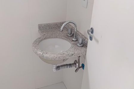 Apartamento à venda com 190m², 4 quartos e 2 vagas Apartamento à venda com 190m², 4 quartos e 2 vagasBanheiro da Suíte 1