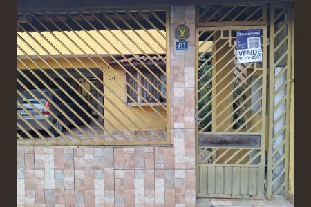 Casa para alugar com 232m², 3 quartos e 2 vagas Casa para alugar com 232m², 3 quartos e 2 vagasFachada + Placa