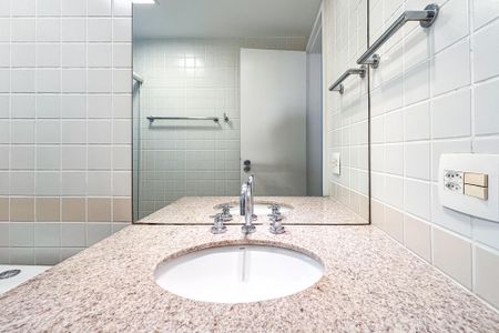 Apartamento para alugar com 48m², 1 quarto e 1 vaga Apartamento para alugar com 48m², 1 quarto e 1 vagaBanheiro da Suíte