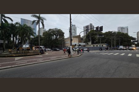 Apartamento para alugar com 198m², 3 quartos e 2 vagas Apartamento para alugar com 198m², 3 quartos e 2 vagasVista da Rua