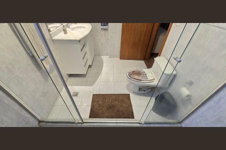 Apartamento para alugar com 198m², 3 quartos e 2 vagas Apartamento para alugar com 198m², 3 quartos e 2 vagasBanheiro da Suíte 2