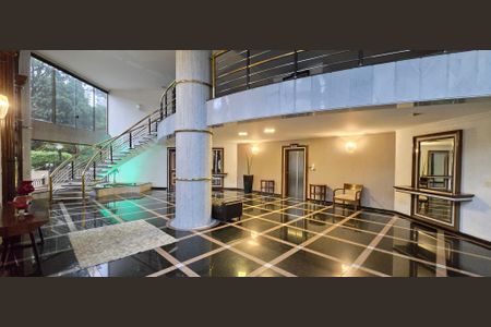 Apartamento para alugar com 198m², 3 quartos e 2 vagas Apartamento para alugar com 198m², 3 quartos e 2 vagasHall de entrada