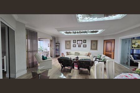 Apartamento para alugar com 198m², 3 quartos e 2 vagas Apartamento para alugar com 198m², 3 quartos e 2 vagasSala