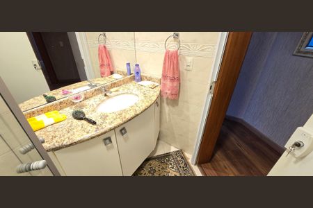 Apartamento para alugar com 198m², 3 quartos e 2 vagas Apartamento para alugar com 198m², 3 quartos e 2 vagasBanheiro