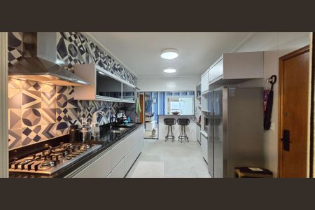 Apartamento para alugar com 198m², 3 quartos e 2 vagas Apartamento para alugar com 198m², 3 quartos e 2 vagasCozinha