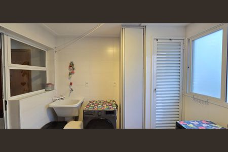 Apartamento para alugar com 198m², 3 quartos e 2 vagas Apartamento para alugar com 198m², 3 quartos e 2 vagasÁrea de Serviço