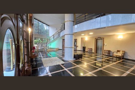 Apartamento para alugar com 198m², 3 quartos e 2 vagas Apartamento para alugar com 198m², 3 quartos e 2 vagasHall de entrada