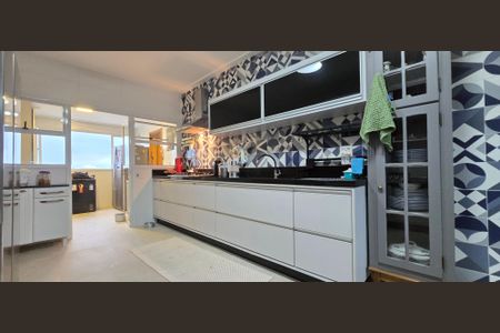 Apartamento para alugar com 198m², 3 quartos e 2 vagas Apartamento para alugar com 198m², 3 quartos e 2 vagasCozinha